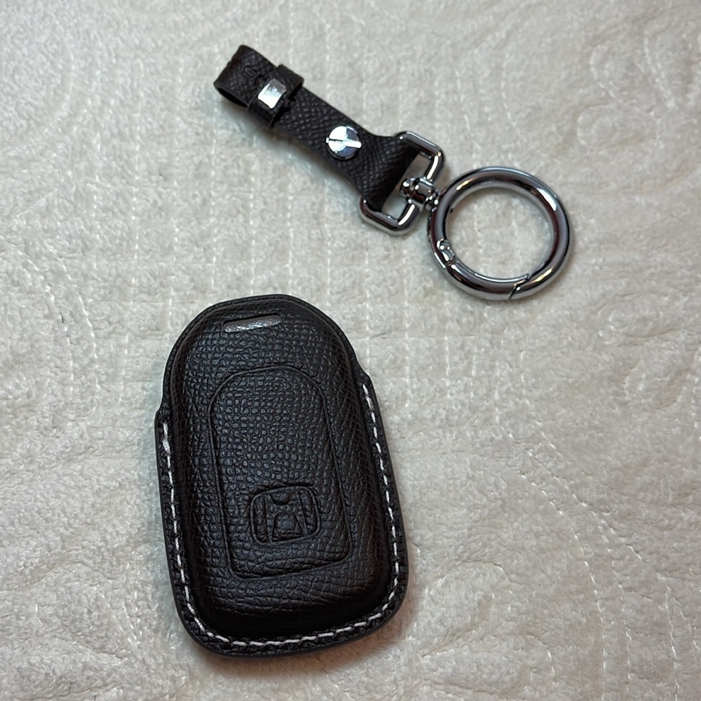Leather Key fob cover and keychain with Honda branding. - Picture 3 of 5